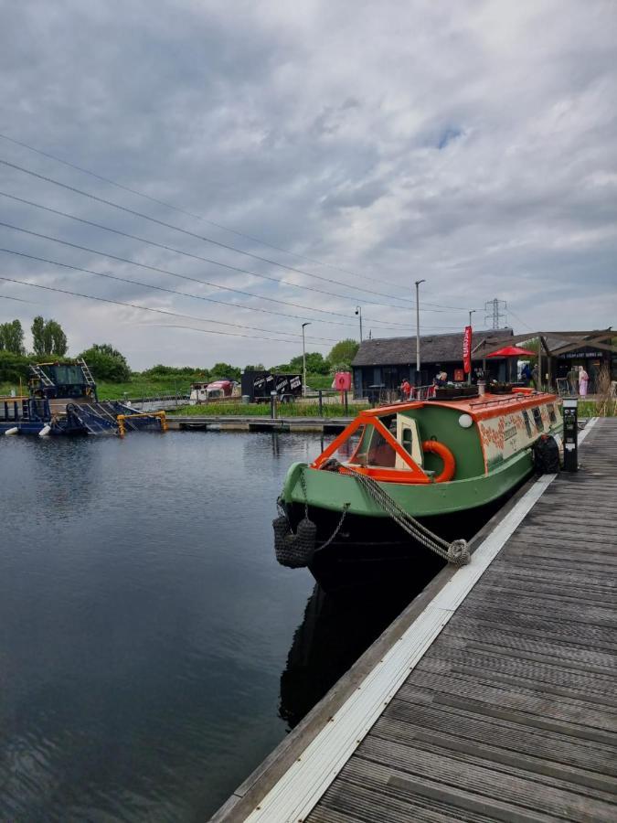 New 2022! Fixed Stay Characterful Narrowboat At The Kelpies, Marigold Sunset Falkirk Exterior foto